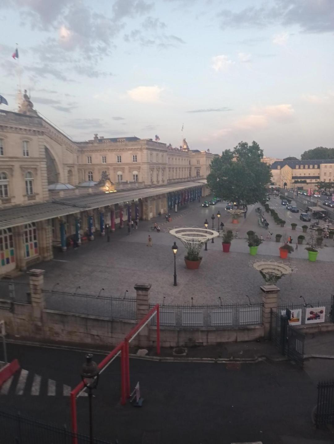 Hotel De Lorraine Paris Dış mekan fotoğraf